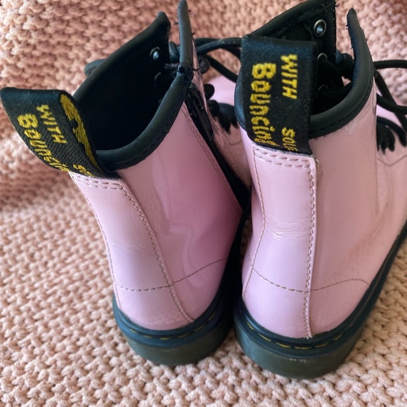 Doc Martin’s. - Picture 2 of 4